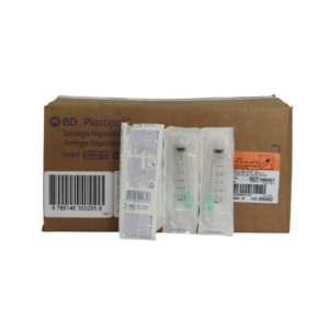 Caja de jeringas hipodérmicas BD de 3 ml con aguja 21G x 40 mm color verde, estériles y desechables.